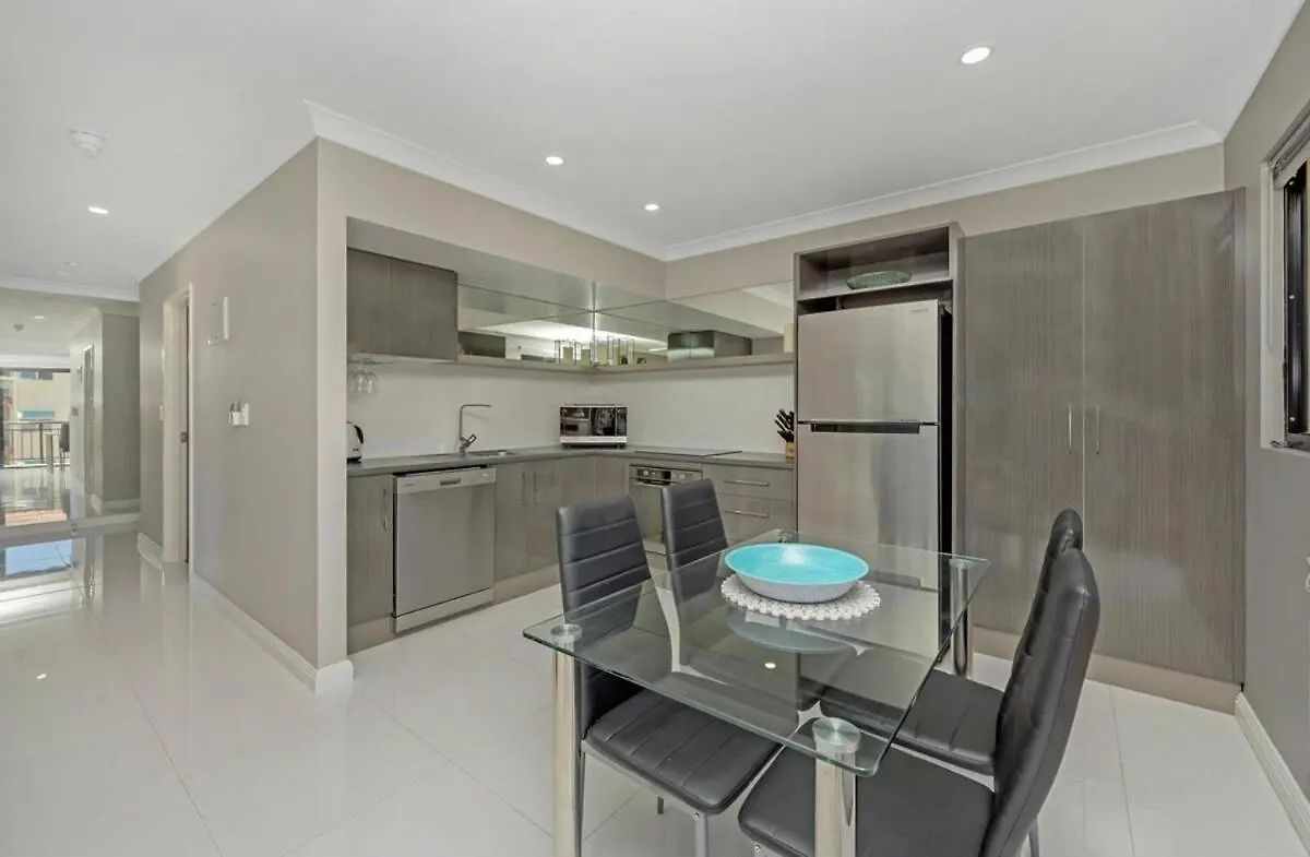 Central Stylish Strand Apartment Townsville
