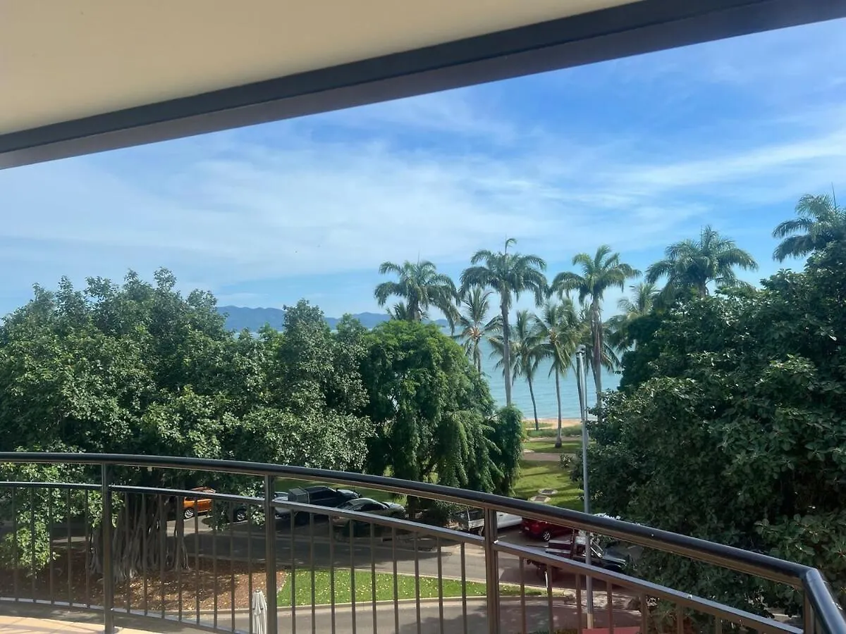 Central Stylish Strand Apartment Townsville